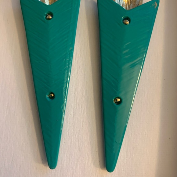 Costume Earrings - Picture 4 of 4